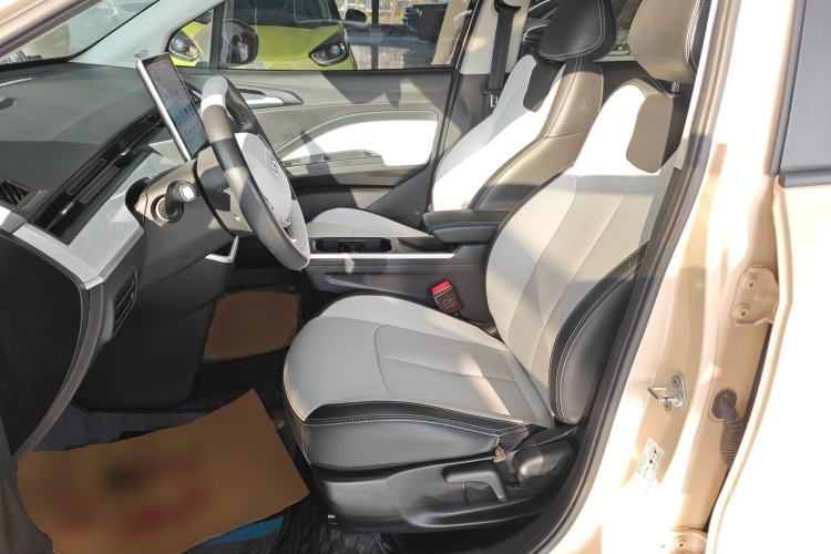Used NETA AYA 2023 401 Left Front Seat