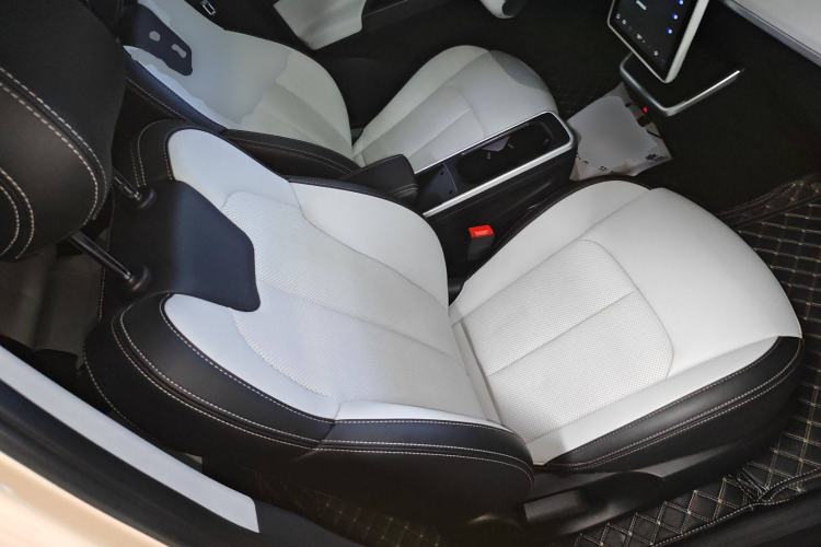 Used NETA AYA 2023 401 Right Front Seat