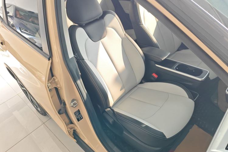 Used NETA AYA 2023 401 Right Front Seat