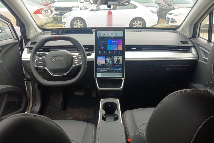 Used NETA AYA 2023 401 Lite Interior 2