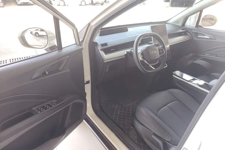 Used NETA AYA 2023 Revised Version 401 Lite Interior 3