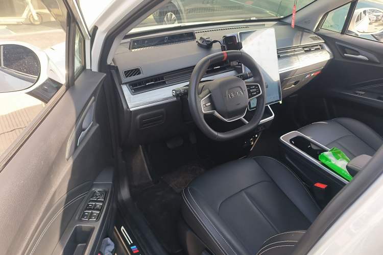 Used NETA AYA 2023 401 Lite Interior 3