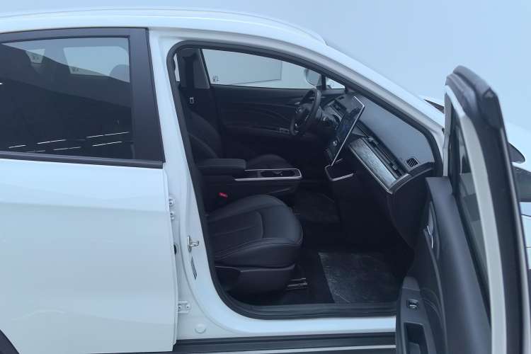 Used NETA AYA 2023 318 Lite Right Front Seat