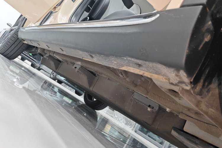 Used NETA AYA 2023 401 Lite Right Side Sill
