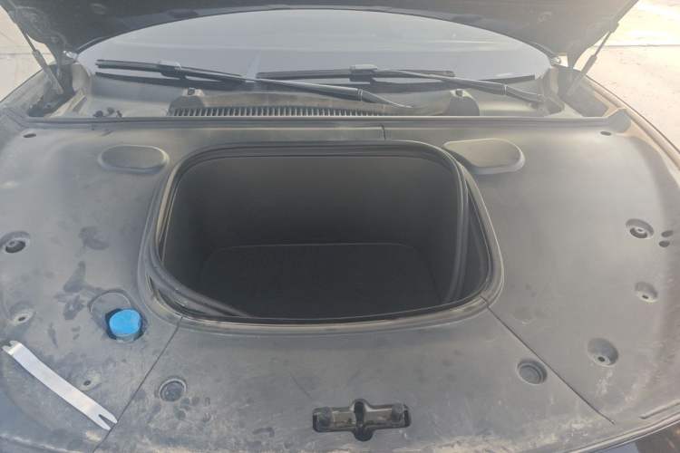 Used NETA GT 2023 560 Engine Bay