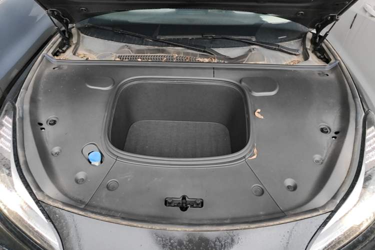 Used NETA GT 2023 560 Engine Bay