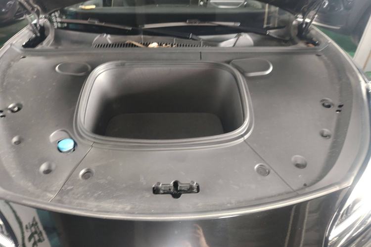Used NETA GT 2023 560 Engine Bay