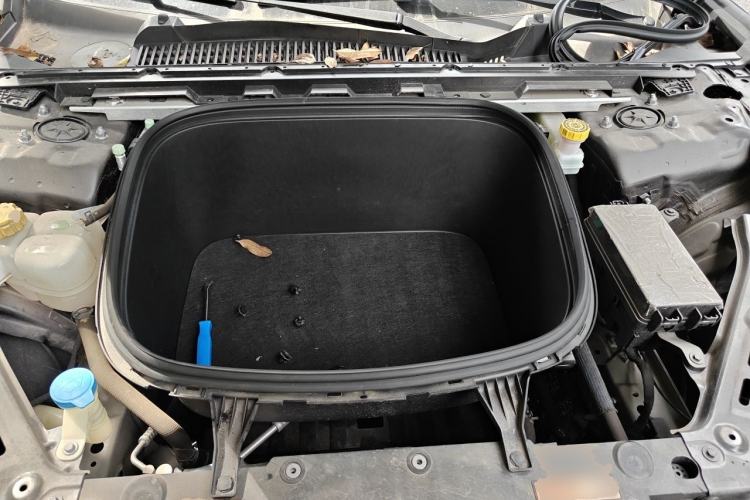 Used NETA GT 2023 560 Engine Bay