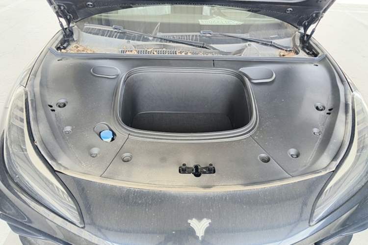 Used NETA GT 2023 560 Engine Bay