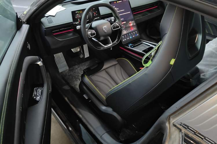 Used NETA GT 2023 560 Left Front Seat