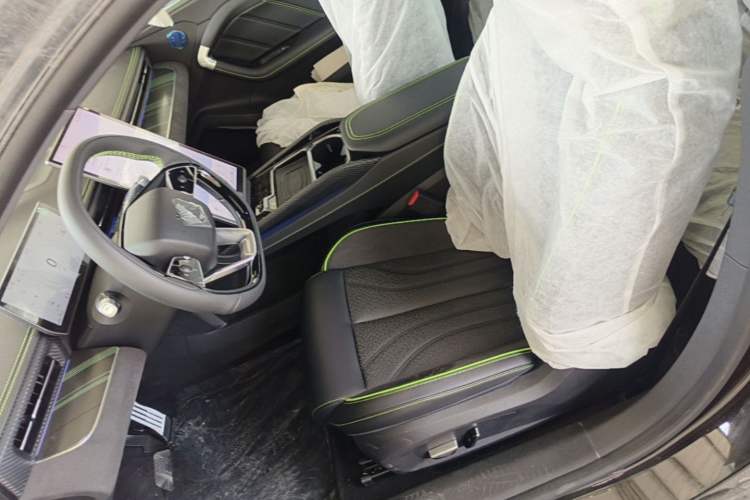 Used NETA GT 2023 560 Left Front Seat