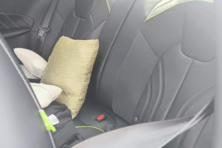 Used NETA GT 2023 580 AWD Left Rear Seat
