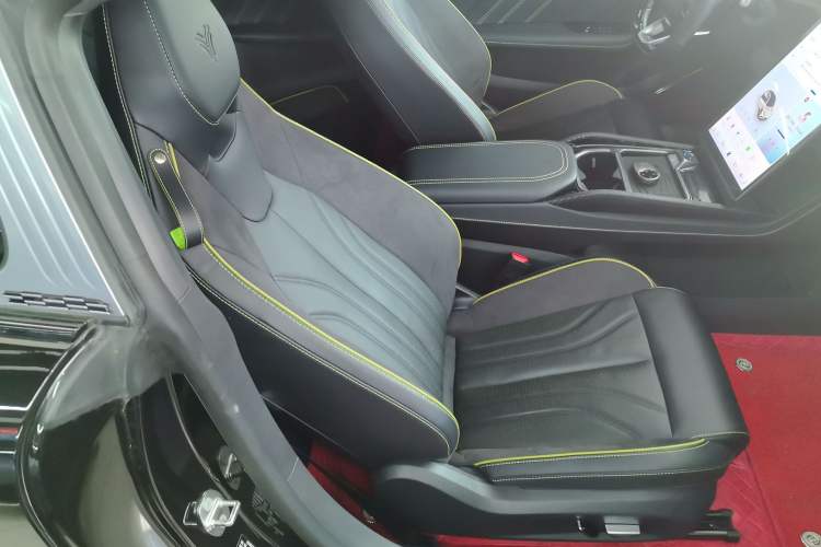 Used NETA GT 2023 580 AWD Right Front Seat