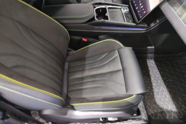Used NETA GT 2023 580 AWD Right Front Seat