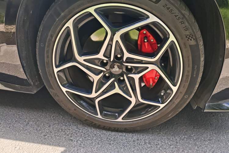 Used NETA GT 2023 580 AWD Right Front Wheel Hub