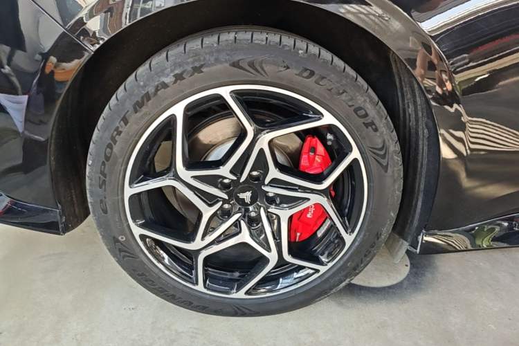 Used NETA GT 2023 560 Right Rear Wheel Hub