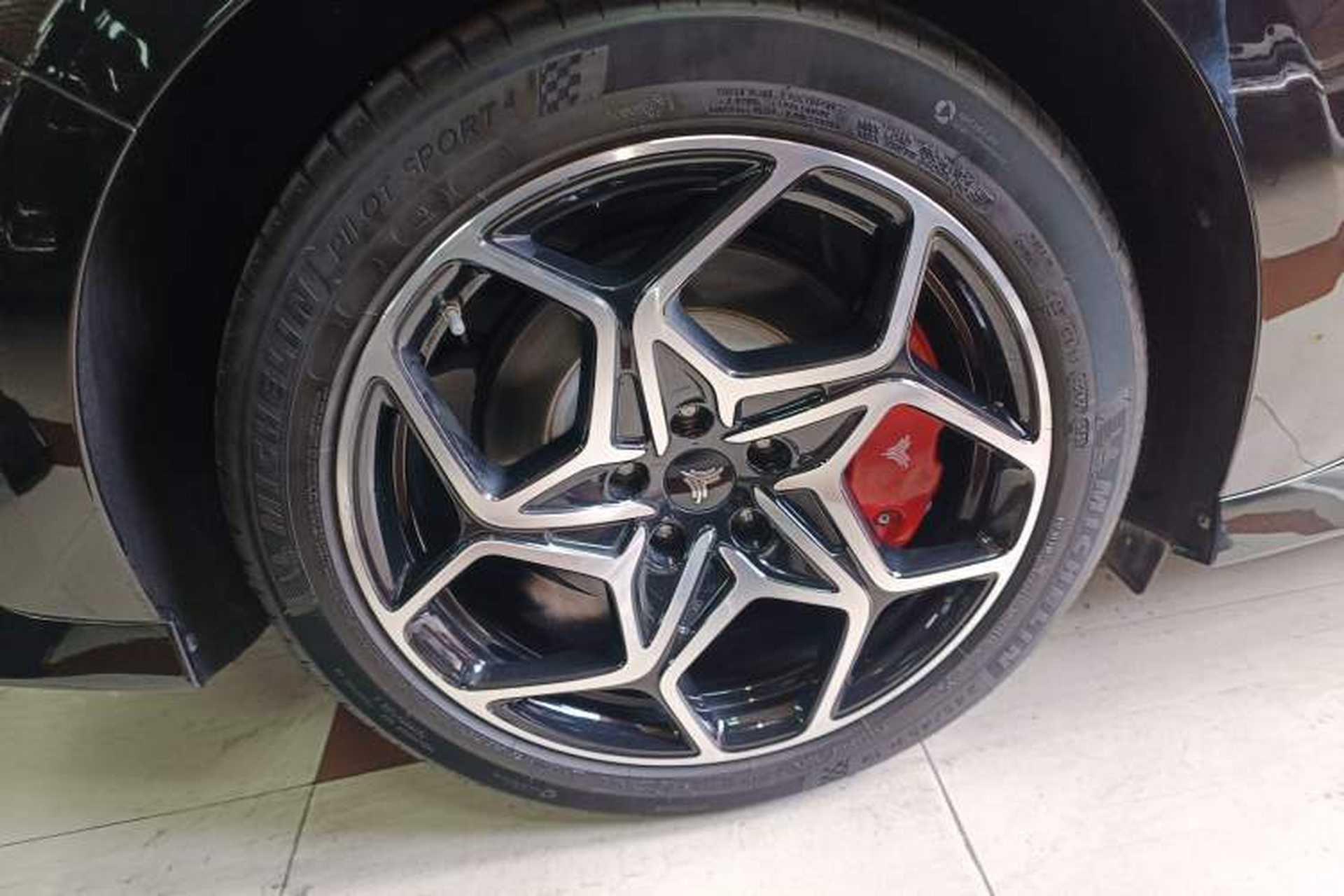Used NETA GT 2023 580 AWD Right Rear Wheel Hub