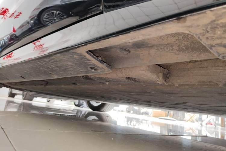 Used NETA GT 2023 560 Right Side Sill