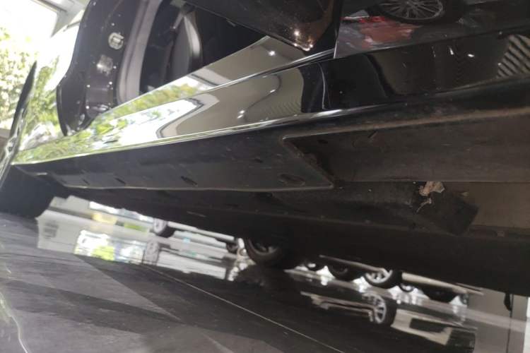 Used NETA GT 2023 580 AWD Right Side Sill