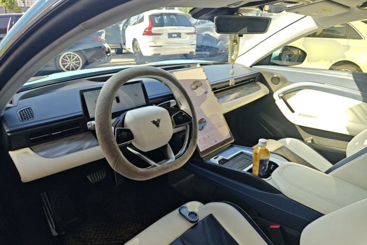 Used NETA GT 2023 560 Center Console