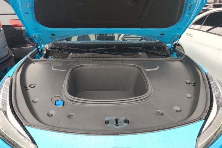 Used NETA GT 2023 560 Engine Bay