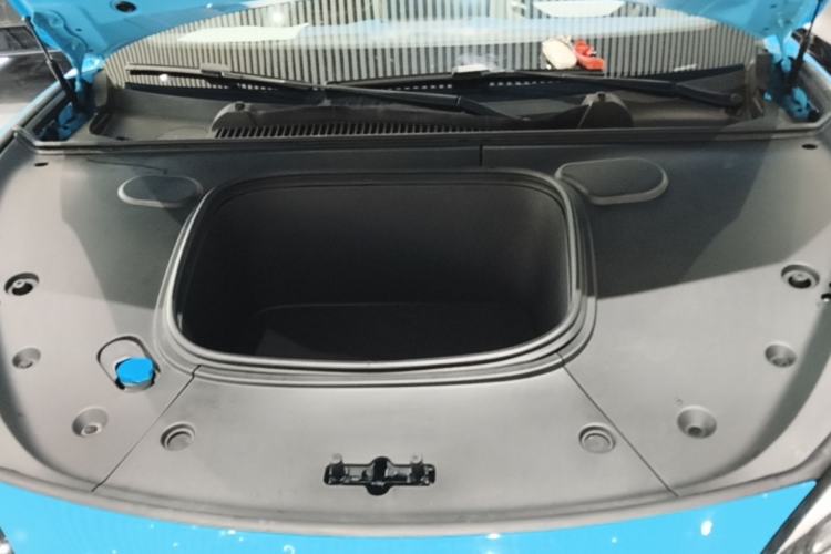 Used NETA GT 2023 560 Engine Bay