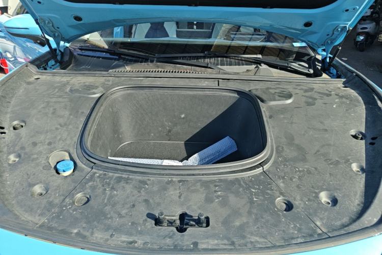 Used NETA GT 2023 560 Engine Bay