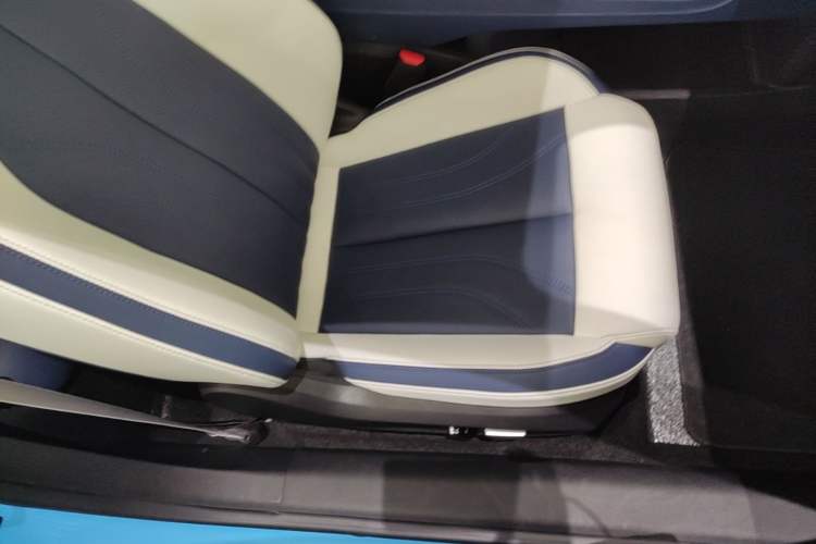 Used NETA GT 2023 560 Right Front Seat