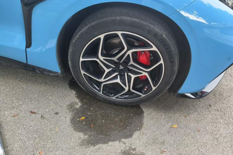 Used NETA GT 2023 580 AWD Right Front Wheel Hub