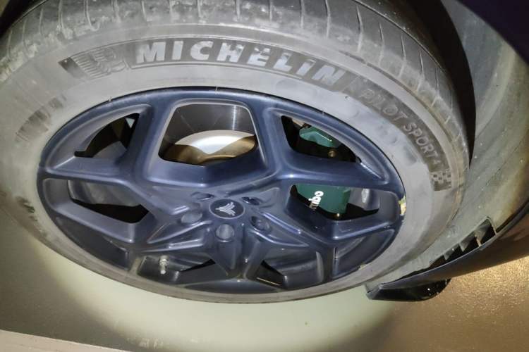 Used NETA GT 2023 660 Right Front Wheel Hub