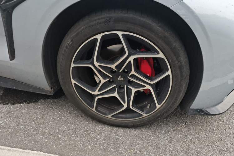 Used NETA GT 2023 580 AWD Right Front Wheel Hub