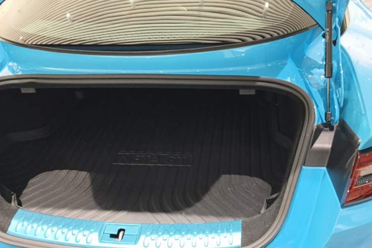 Used NETA GT 2023 580 AWD Trunk