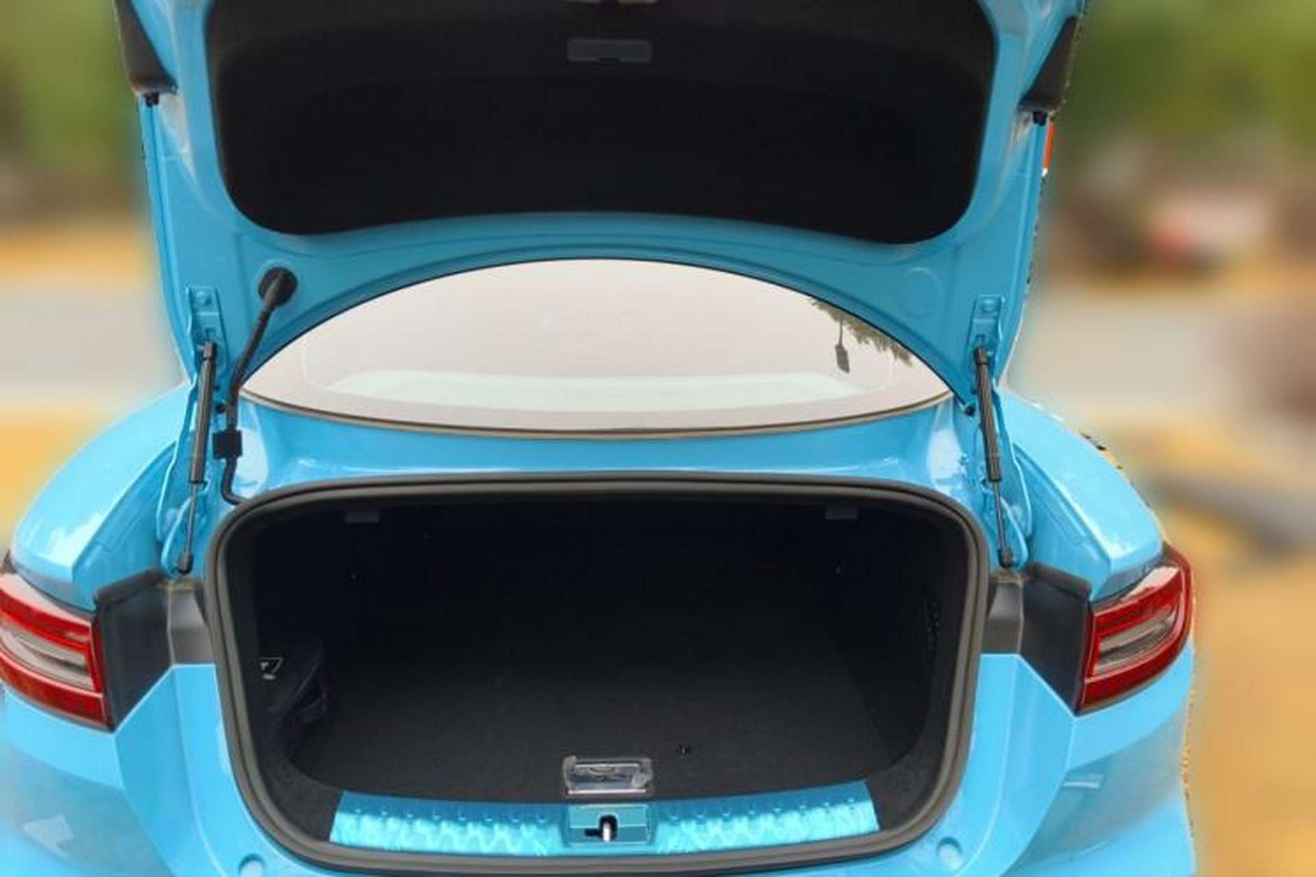 Used NETA GT 2023 560 Trunk