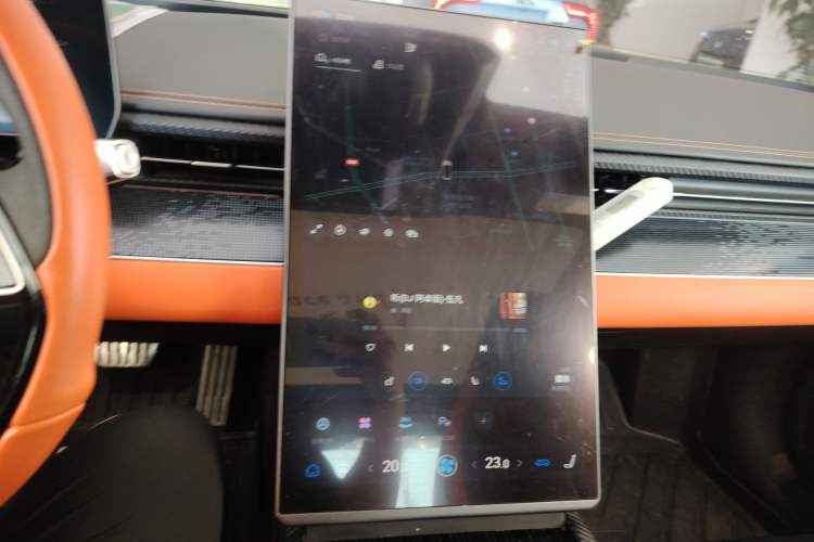 Used NETA GT 2023 660 Audio And AC Panel