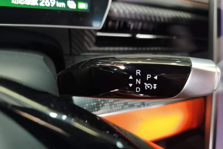 Used NETA GT 2023 580 AWD Sport Edition Gear Lever