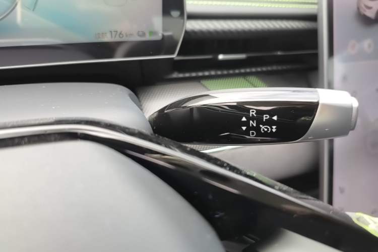 Used NETA GT 2023 560 Gear Lever