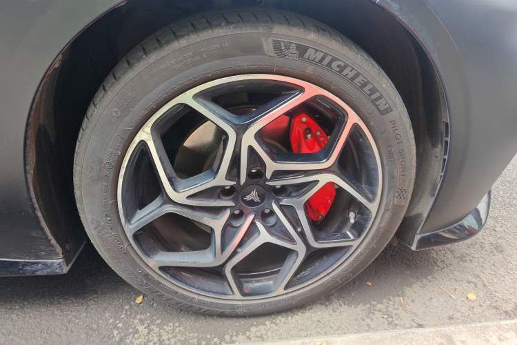 Used NETA GT 2023 580 AWD Right Front Wheel Hub