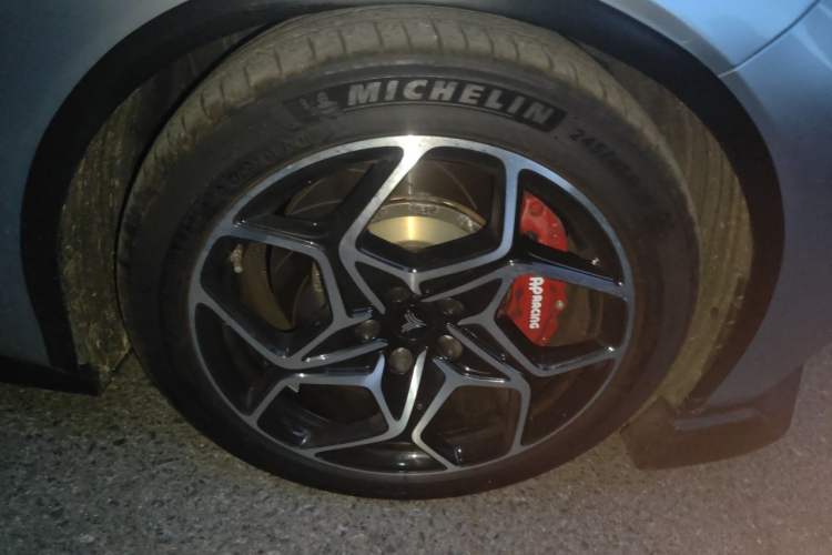 Used NETA GT 2023 580 AWD Right Front Wheel Hub