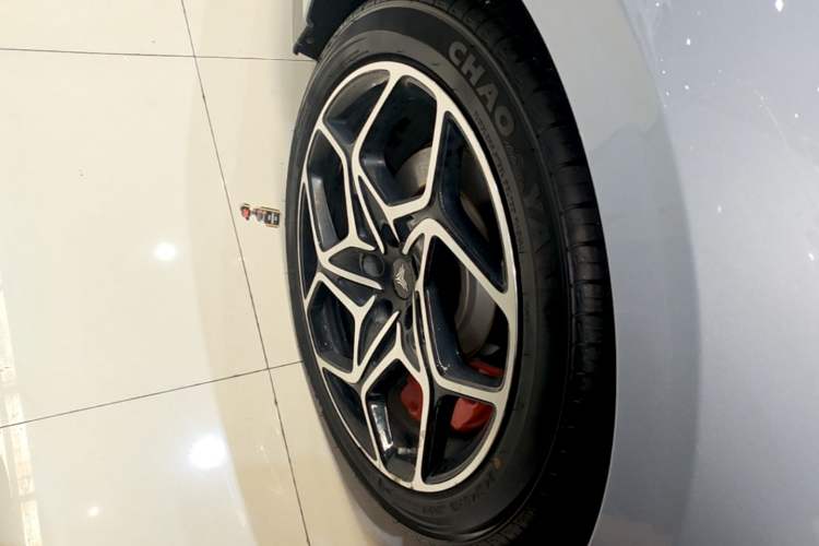 Used NETA GT 2023 580 AWD Sport Edition Right Rear Wheel Hub
