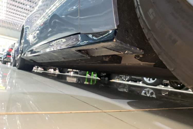 Used NETA GT 2023 580 AWD Sport Edition Right Side Sill