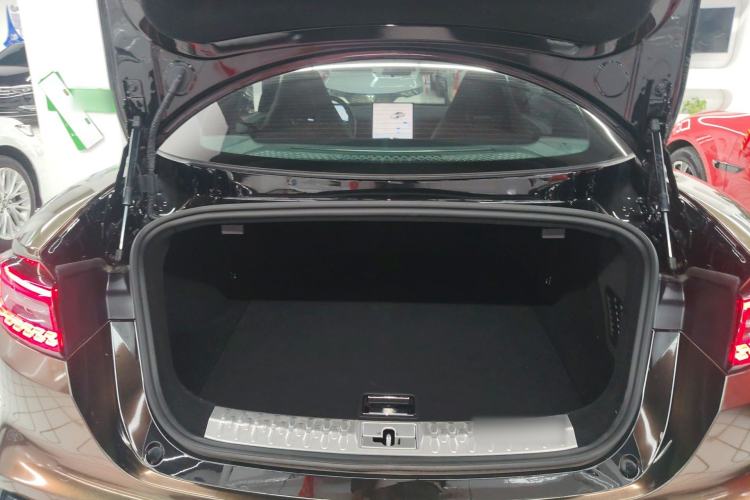 Used NETA GT 2023 580 AWD Trunk