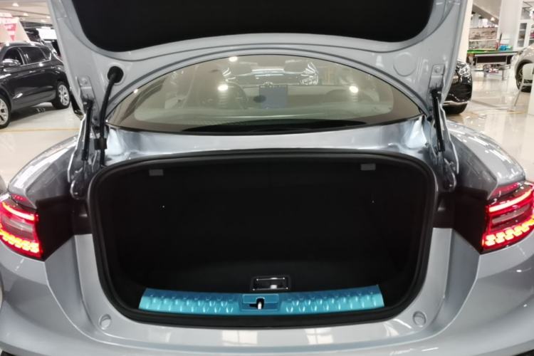 Used NETA GT 2023 560 Trunk