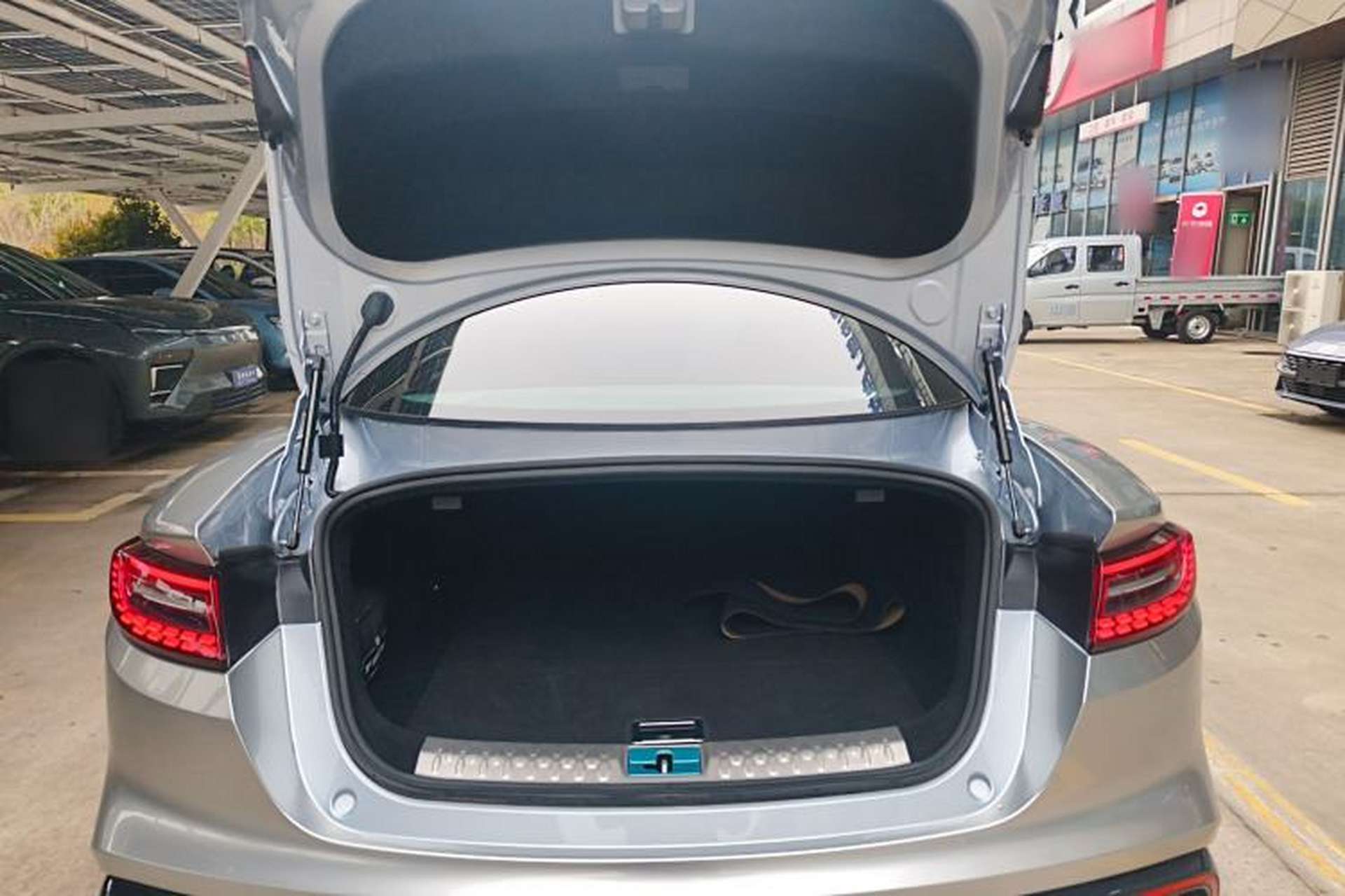 Used NETA GT 2023 560 Trunk