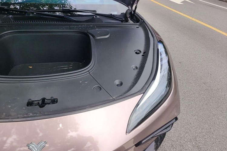 Used NETA GT 2023 580 AWD Engine Bay Left