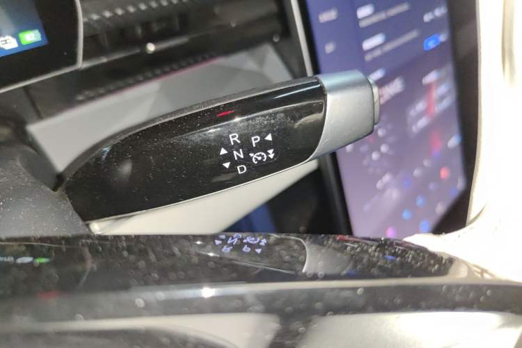 Used NETA GT 2023 580 AWD Gear Lever