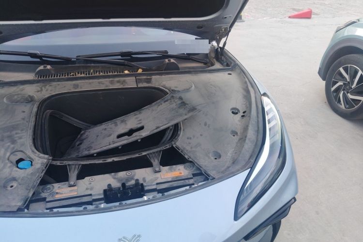 Used NETA GT 2023 580 AWD Engine Bay Left