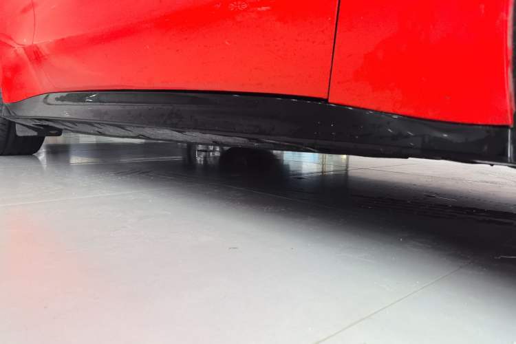 Used NETA GT 2023 560 Right Side Sill