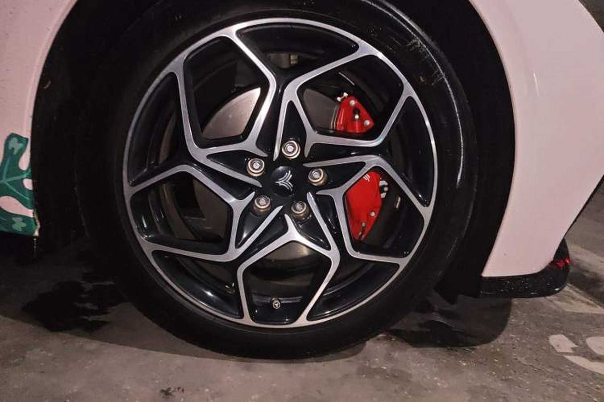 Used NETA GT 2023 580 AWD Right Front Wheel Hub
