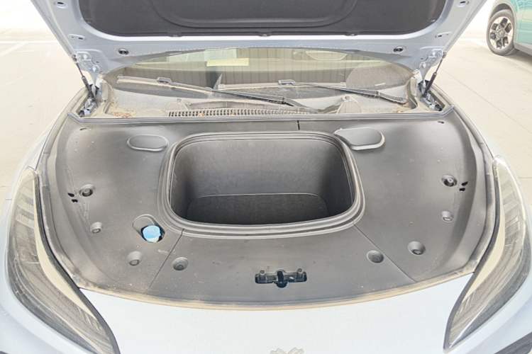Used NETA GT 2023 560 Engine Bay
