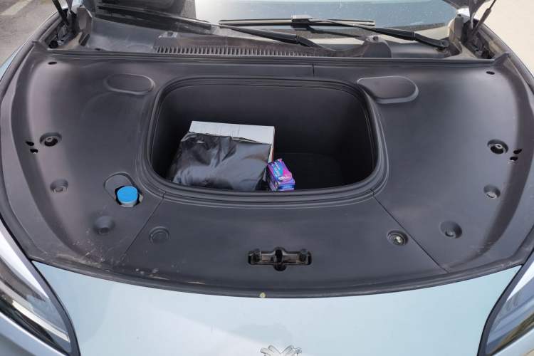 Used NETA GT 2023 560 Engine Bay